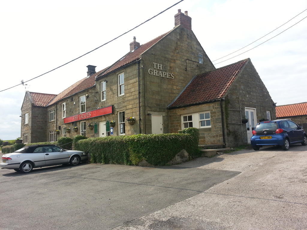 Ferienwohnung The Grapes Staithes Exterior foto